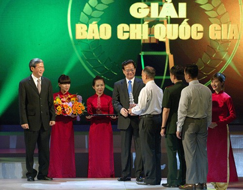 Journalisten tragen zur ruhmreichen revolutionären Geschichte bei - ảnh 1